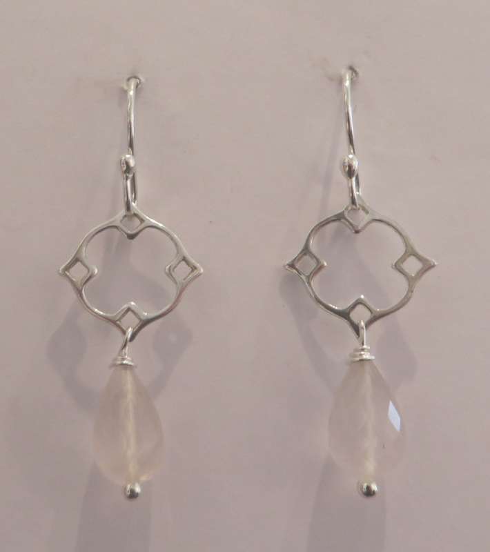 Silver Victoria clover drop earrings (rose quartz)